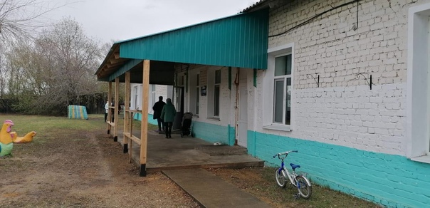 На входе в детский сад в селе Лозовом над входом появился козырек